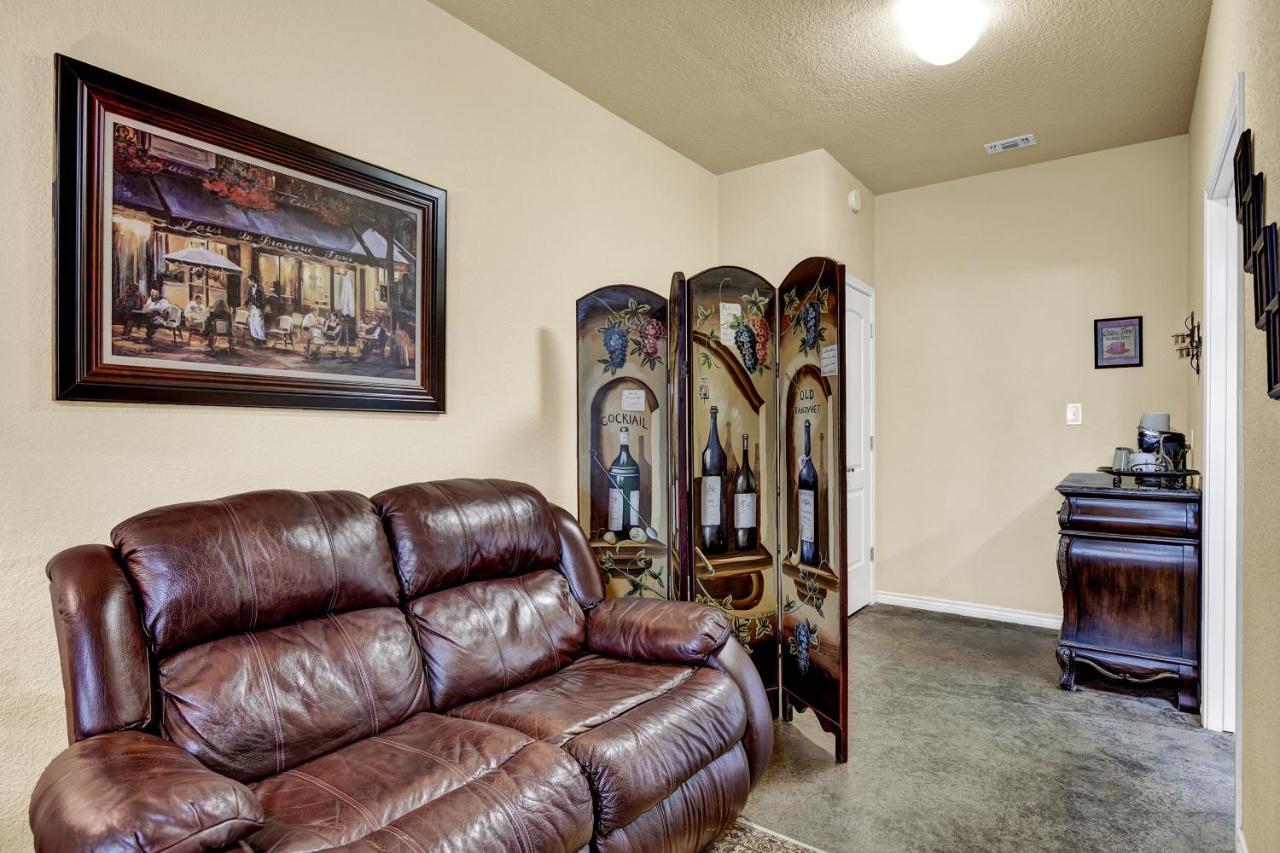 Romantic Oasis With Hot Tub Near Fred And Wineries! Fredericksburg Exteriör bild