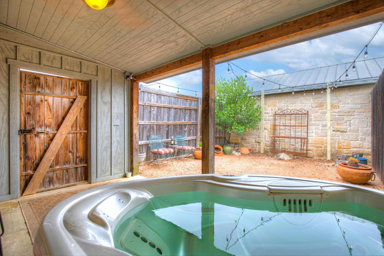 Romantic Oasis With Hot Tub Near Fred And Wineries! Fredericksburg Exteriör bild