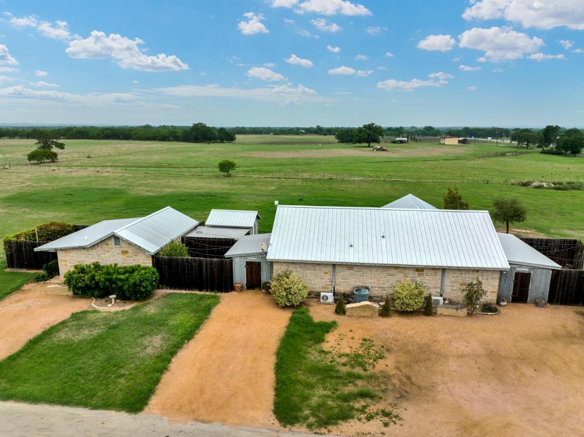 Romantic Oasis With Hot Tub Near Fred And Wineries! Fredericksburg Exteriör bild