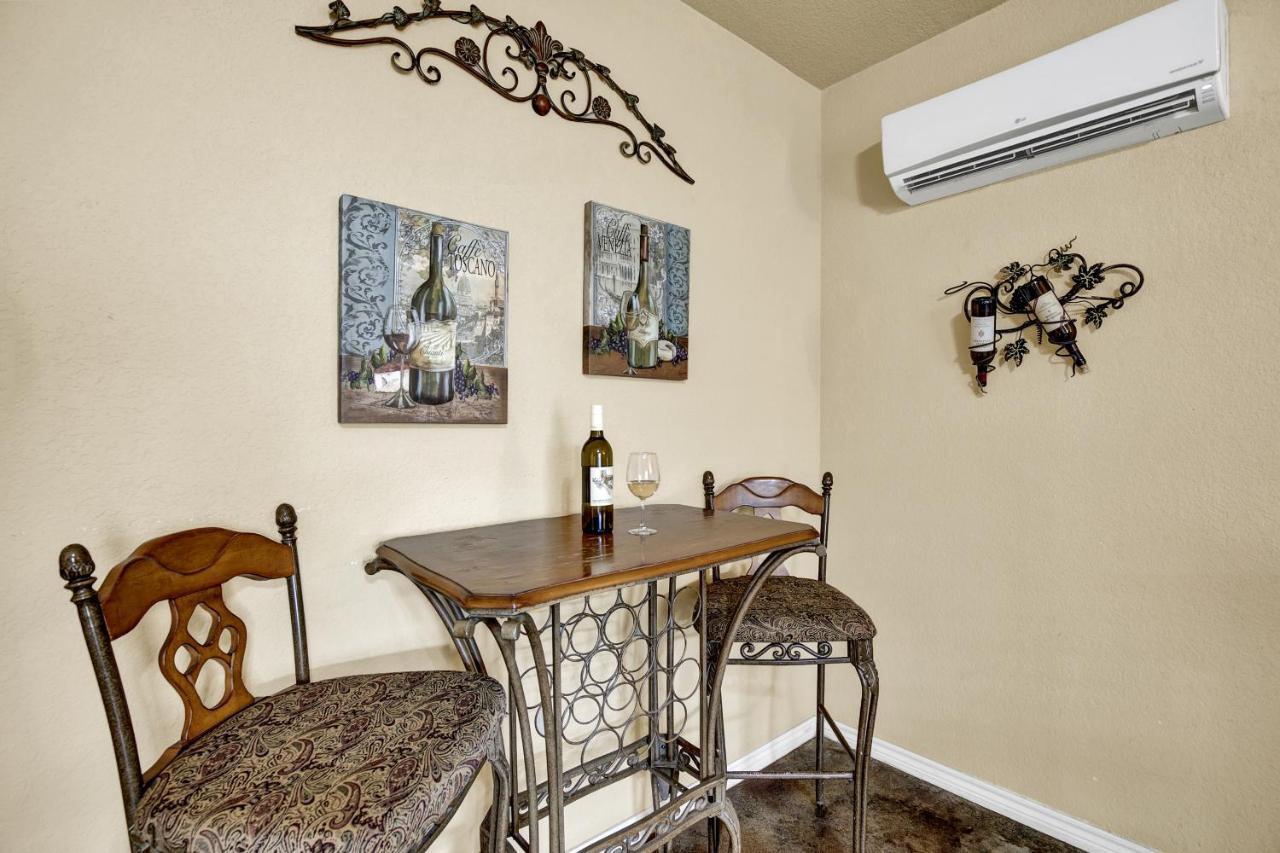 Romantic Oasis With Hot Tub Near Fred And Wineries! Fredericksburg Exteriör bild